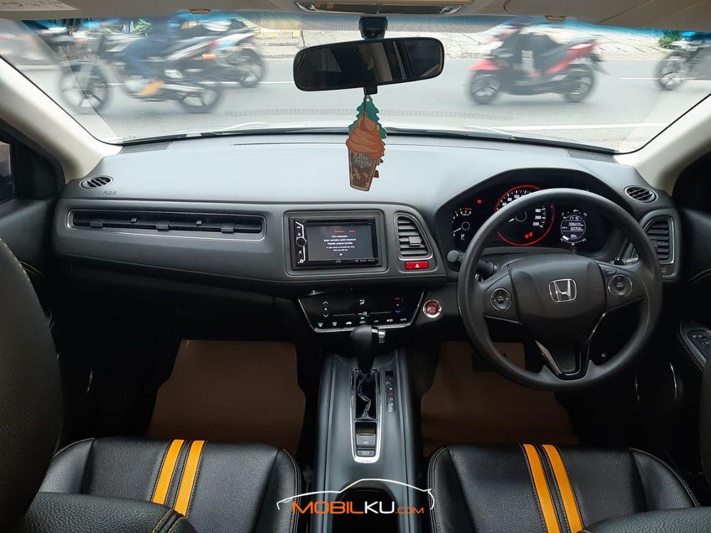 Mobil Honda HR-V 2015