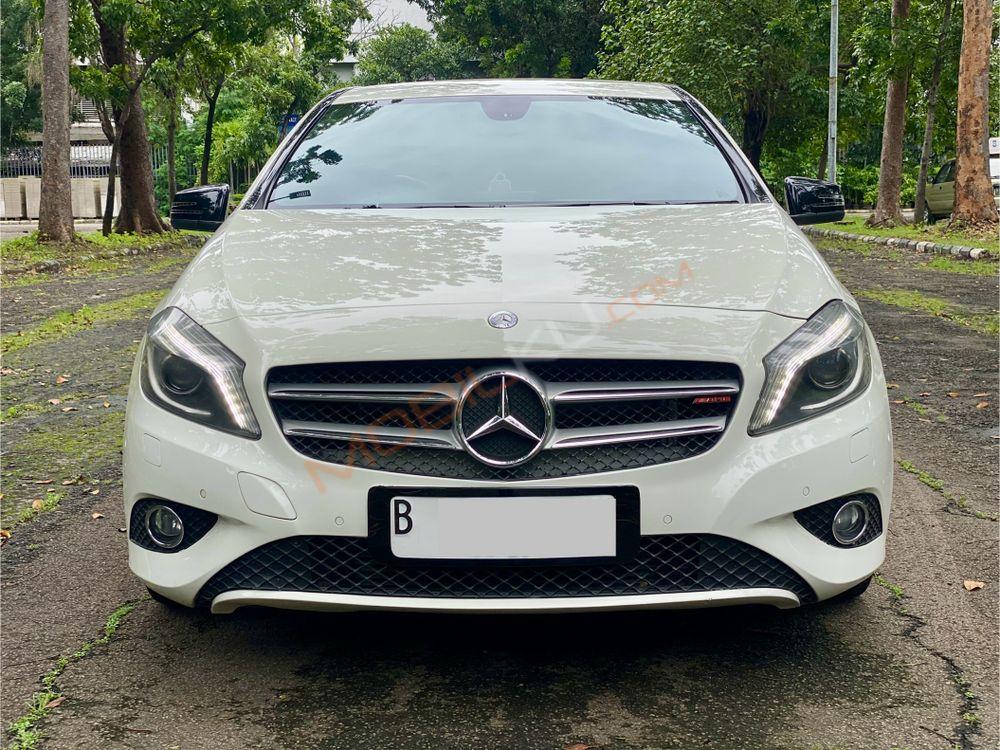 Mobil Mercedes-Benz A-Class 2013