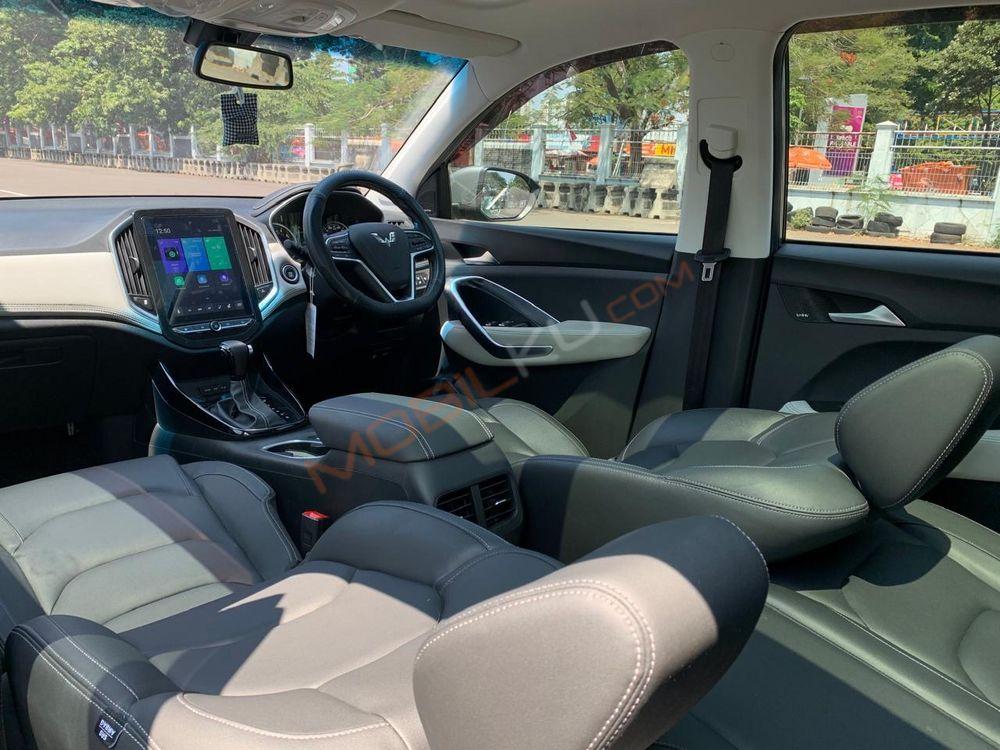 Mobil Wuling Almaz 2019