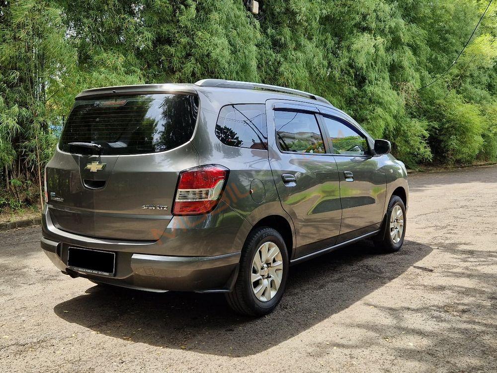 Mobil Chevrolet Spin 2013