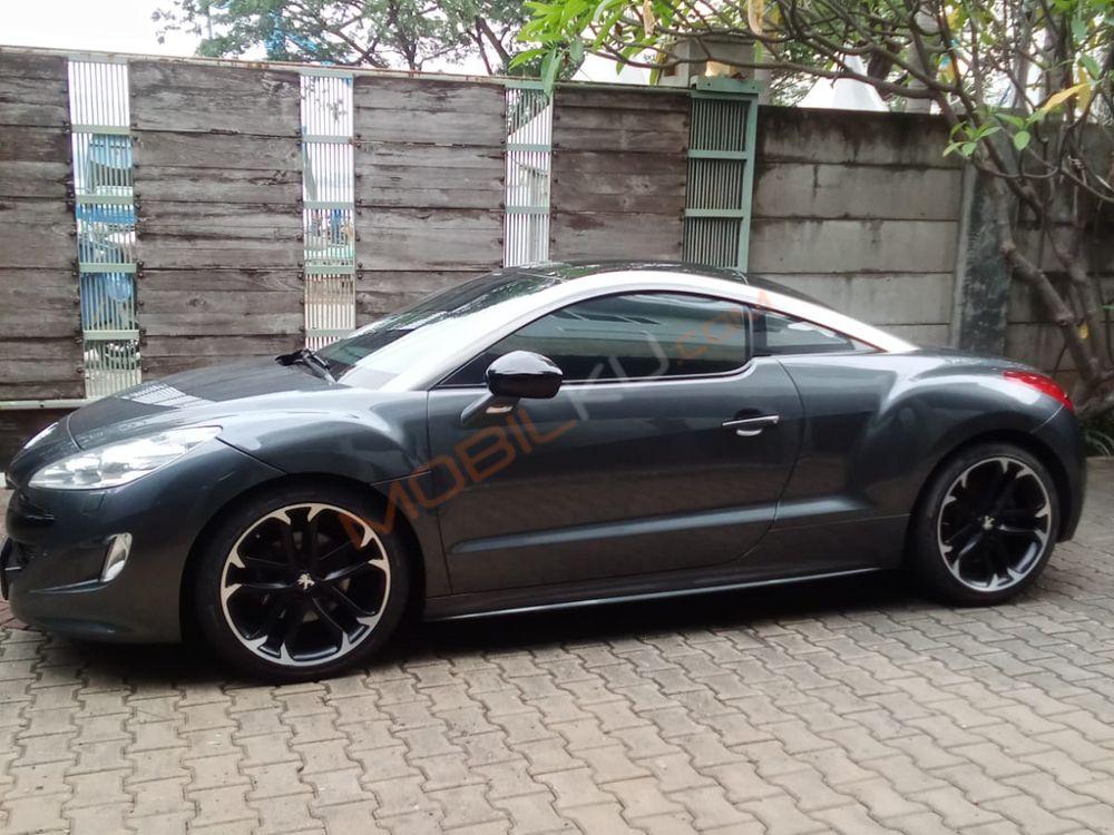 Mobil Peugeot RCZ 2012