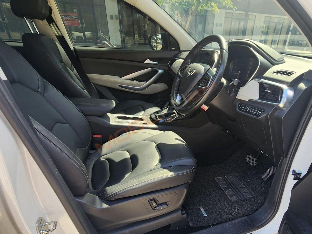 Mobil Wuling Almaz 2022