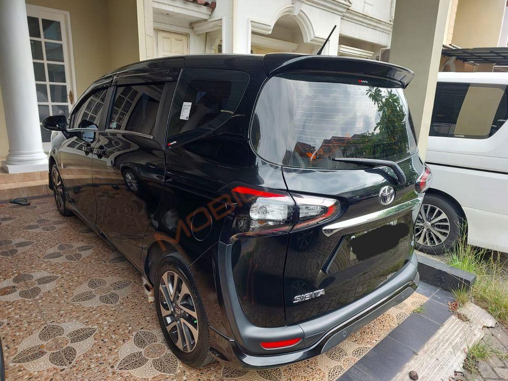 Mobil Toyota Sienta 2017