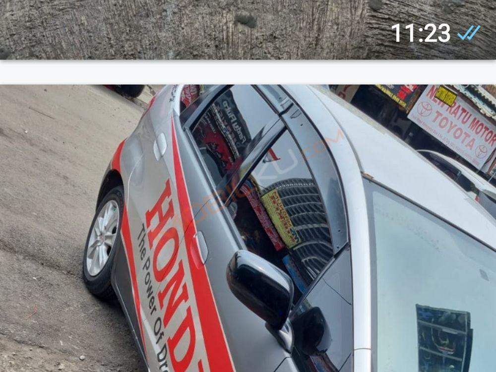 Mobil Honda Jazz 2012