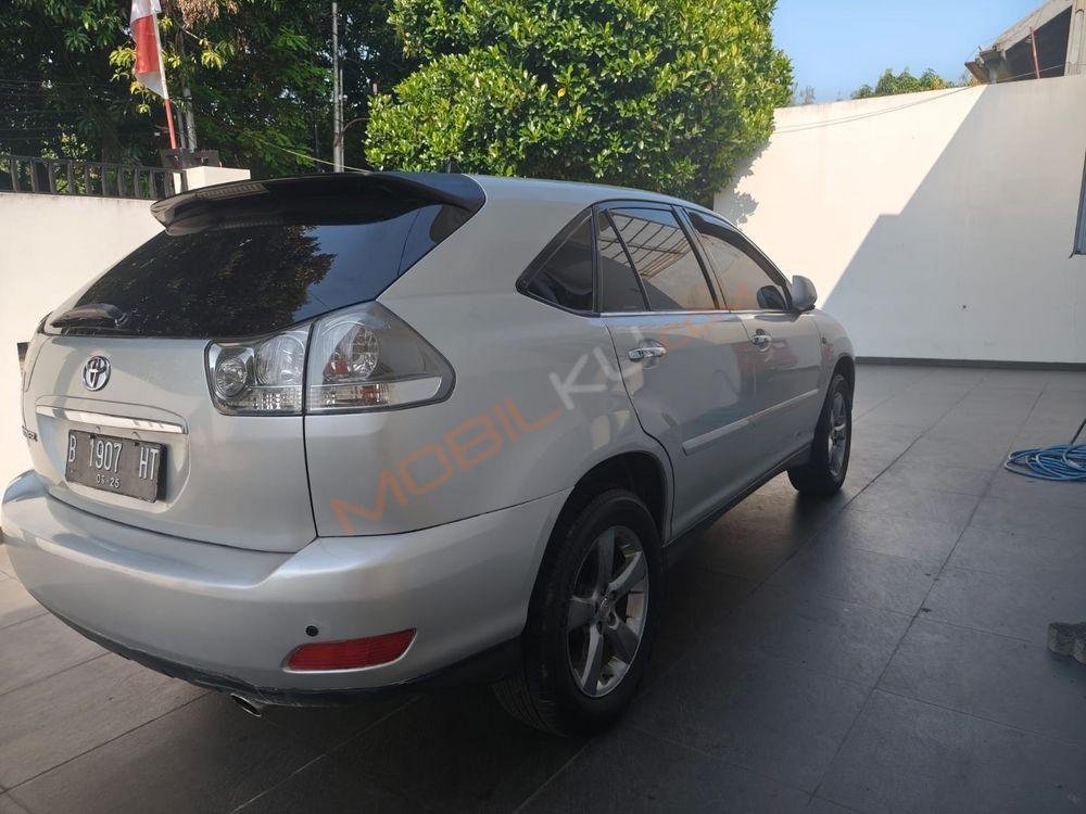 Mobil Toyota Harrier 2011