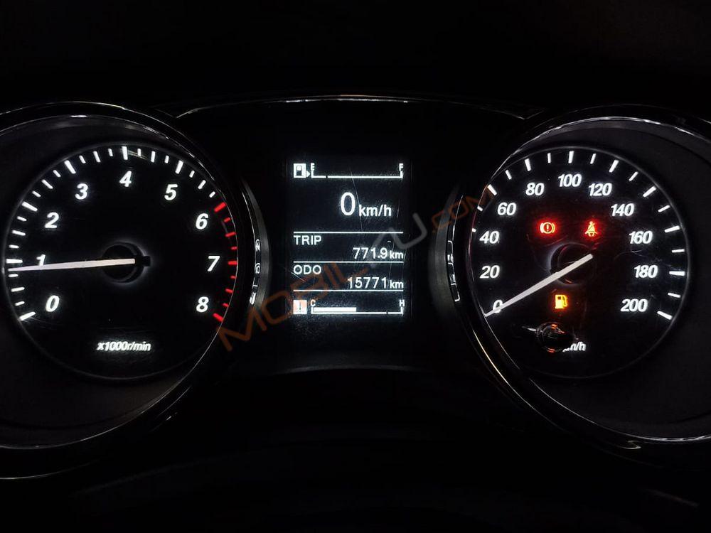 Mobil Wuling Confero 2022