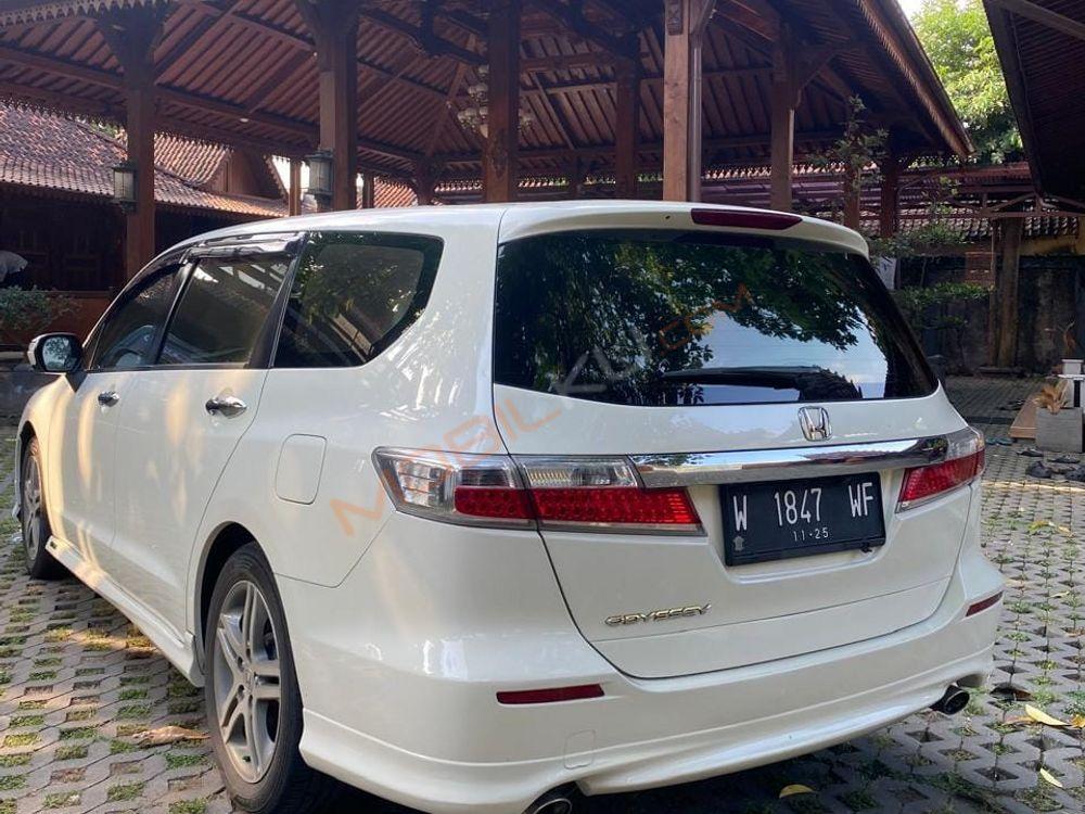 Mobil Honda Odyssey 2012