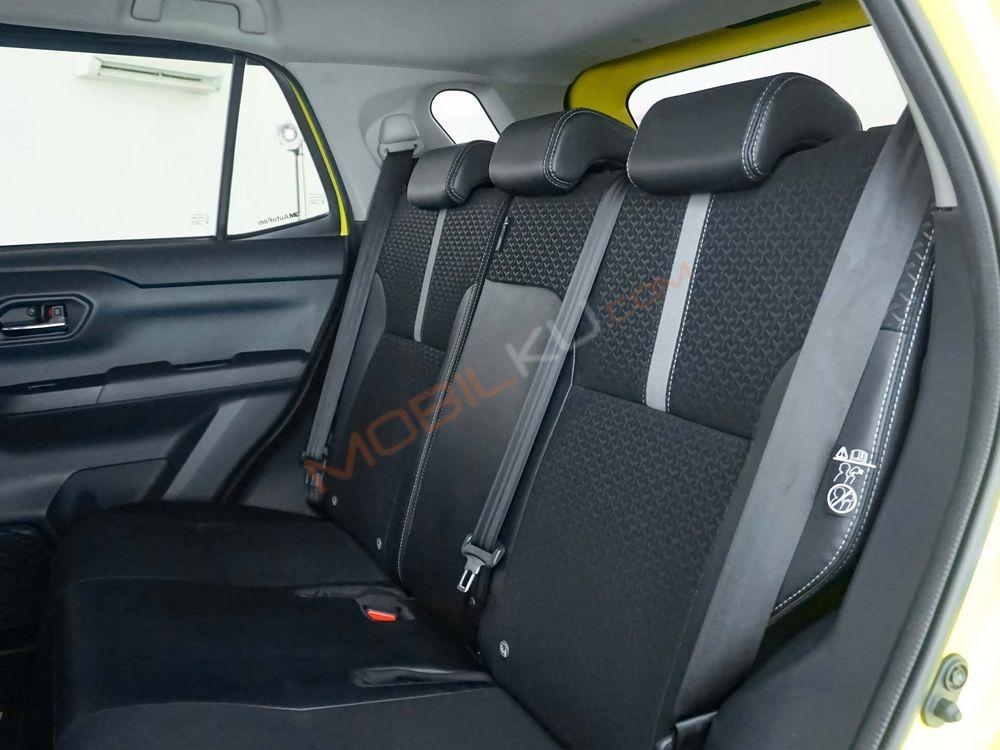 Mobil Toyota Raize 2021