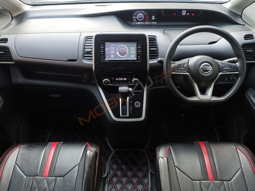 Mobil Nissan Serena 2019