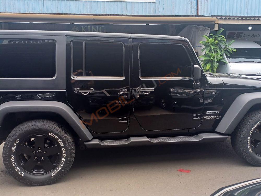 Mobil Jeep Wrangler 2011