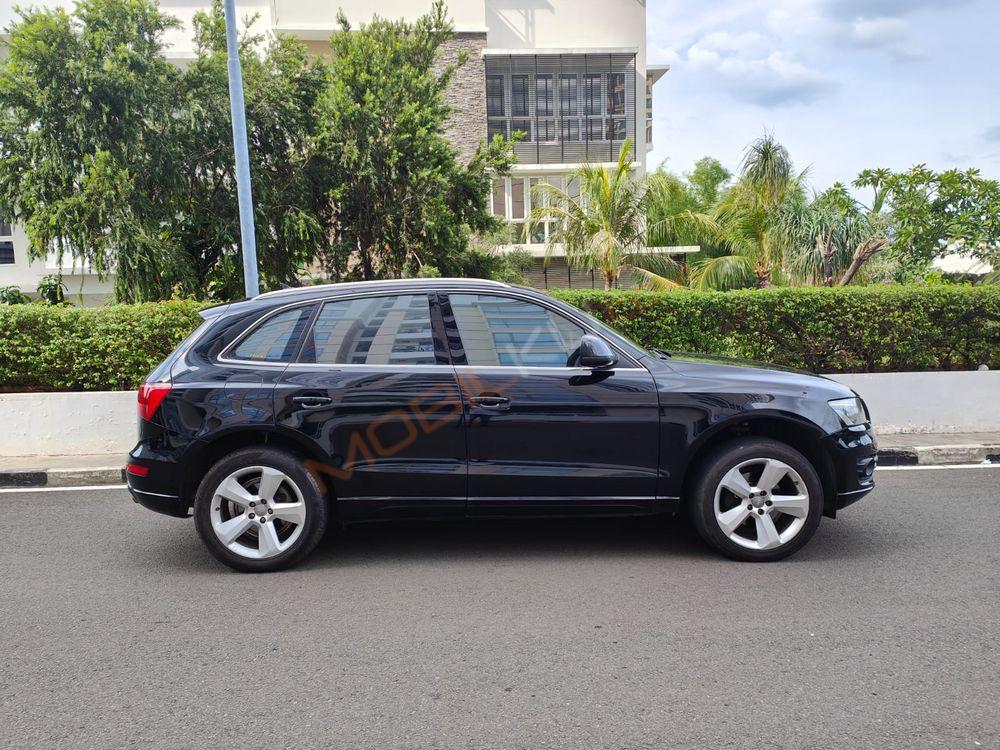 Mobil Audi Q5 2011