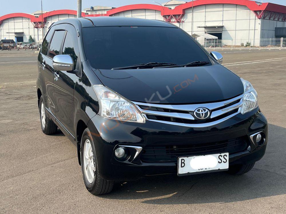 Mobil Toyota Avanza 2014