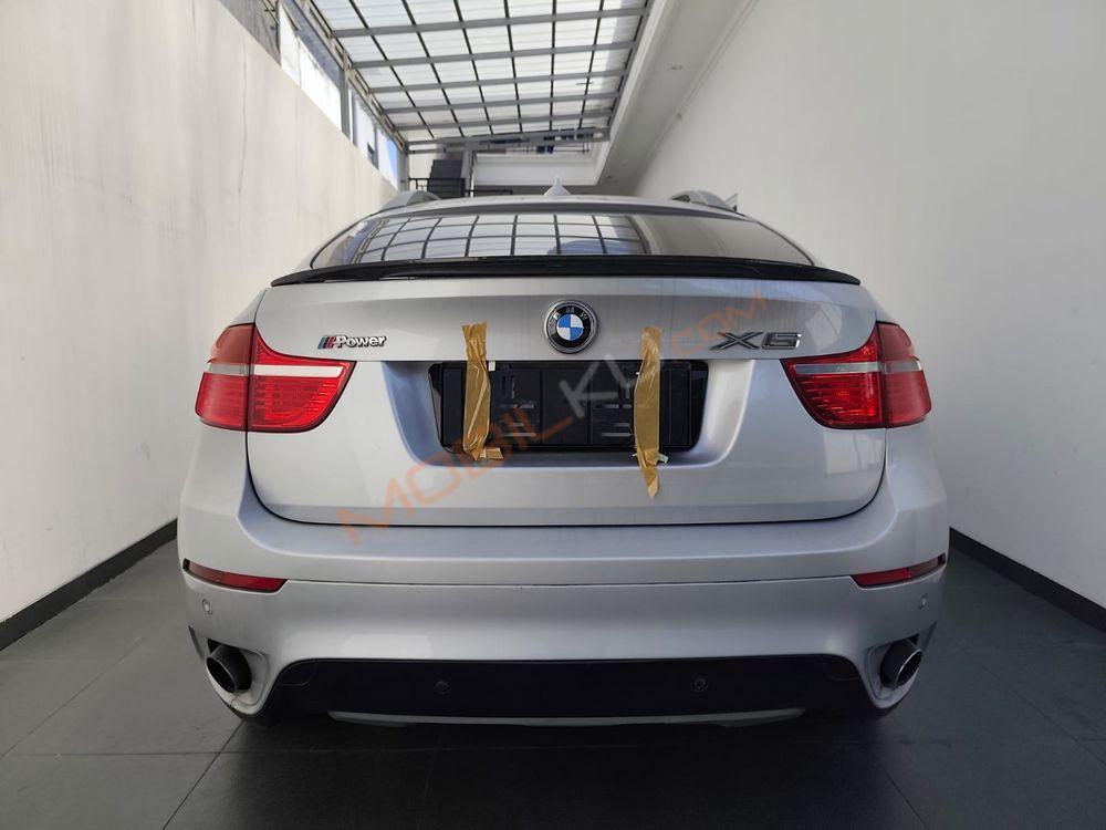 Mobil BMW X6 2010