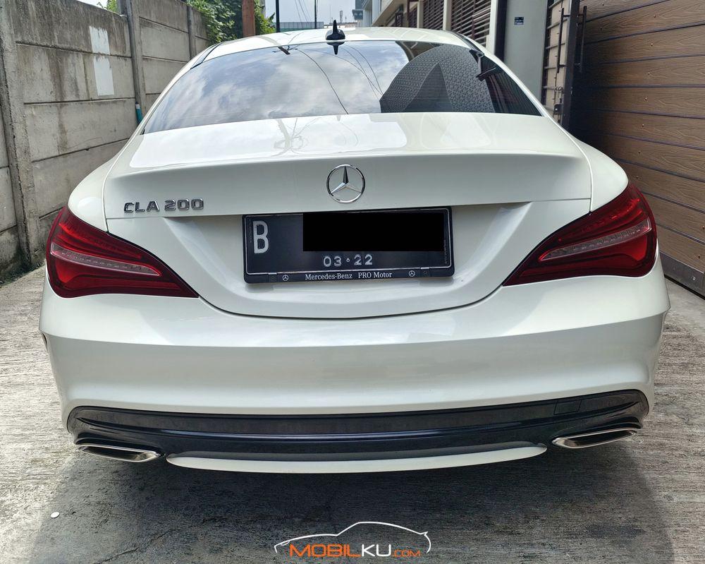 Mobil Mercedes-Benz CLA 2016