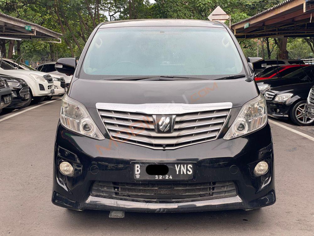Mobil Toyota Alphard 2009