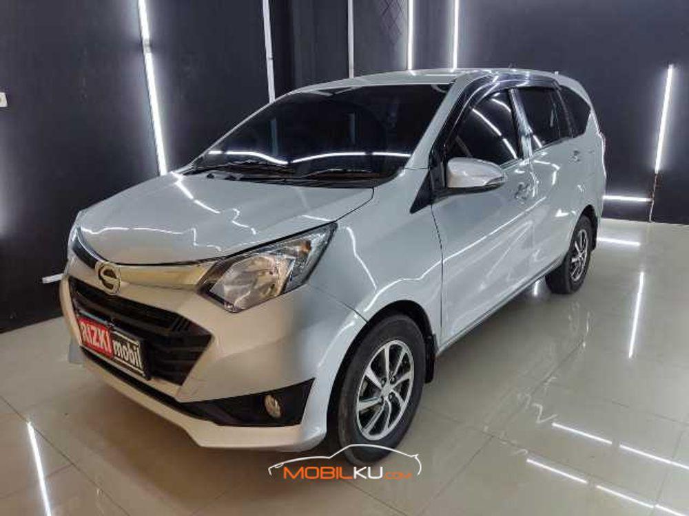 Mobil Toyota Calya 2018