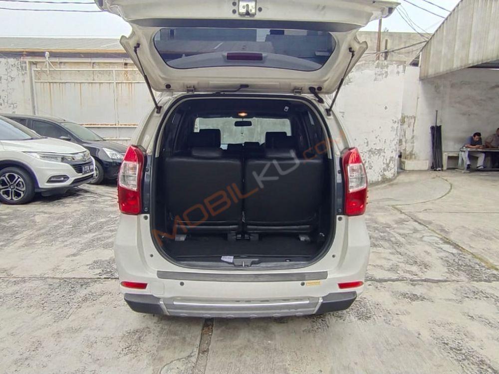 Mobil Toyota Avanza 2015