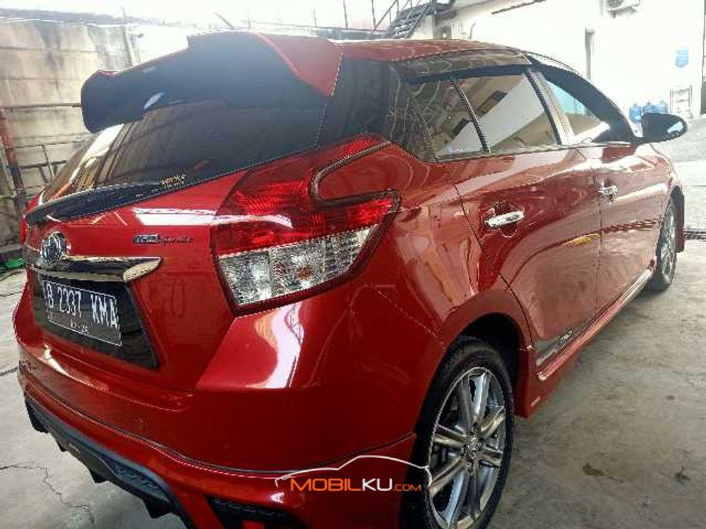 Mobil Toyota Yaris 2016