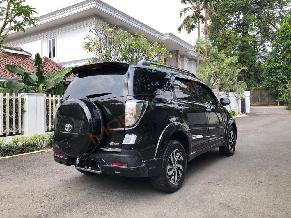 Mobil Toyota Rush 2015