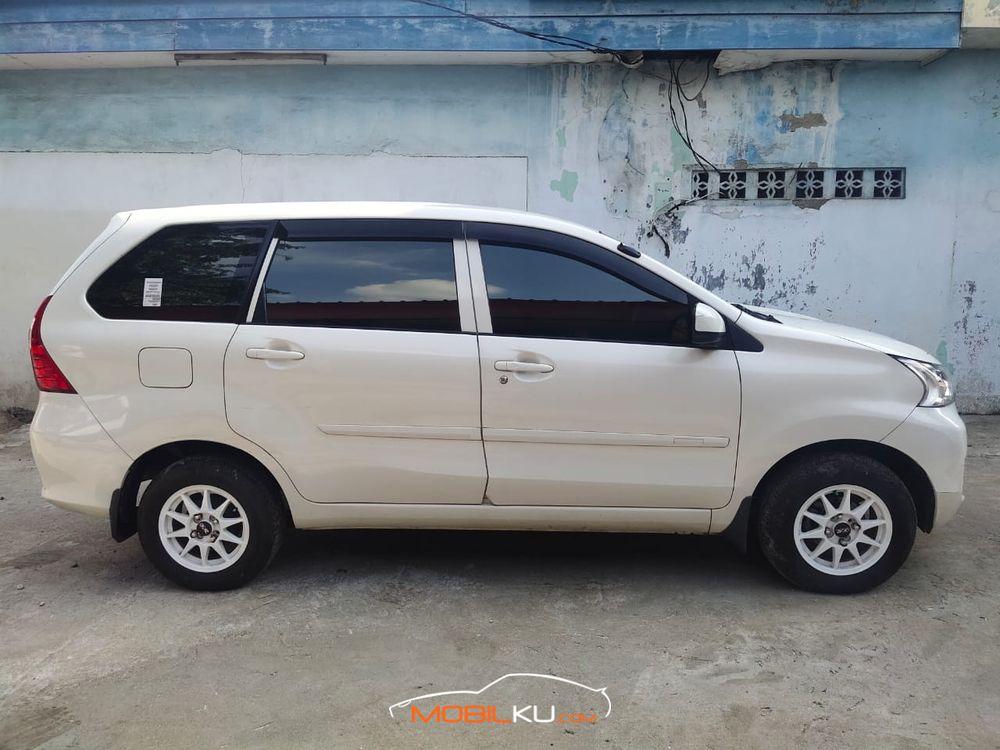 Mobil Daihatsu Xenia 2017
