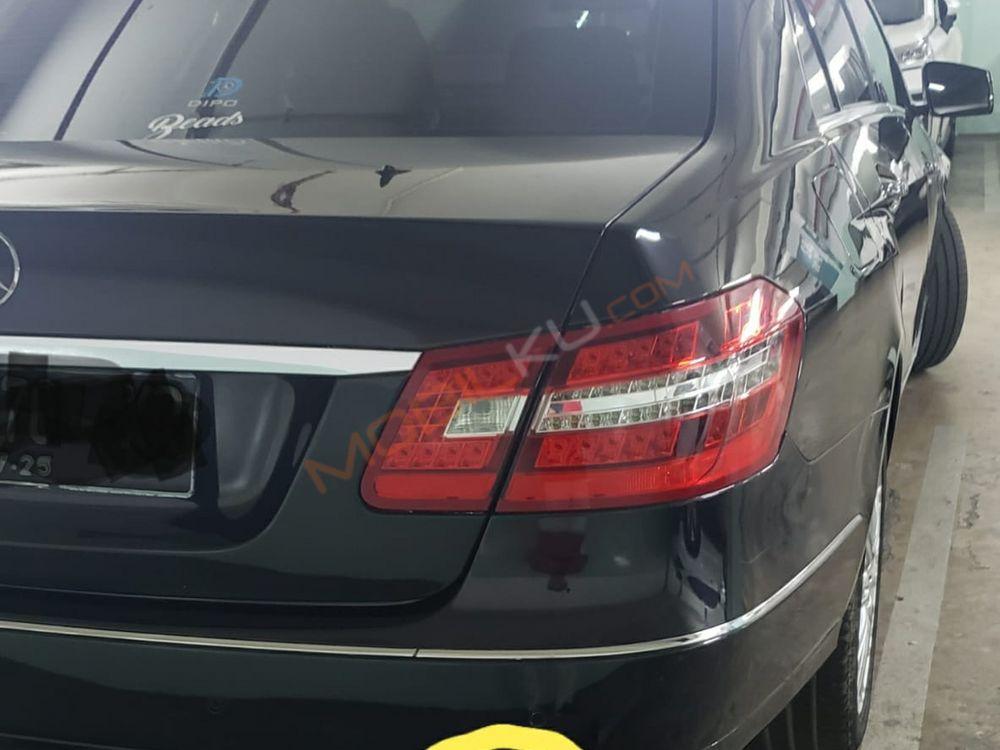 Mobil Mercedes-Benz E-Class 2010