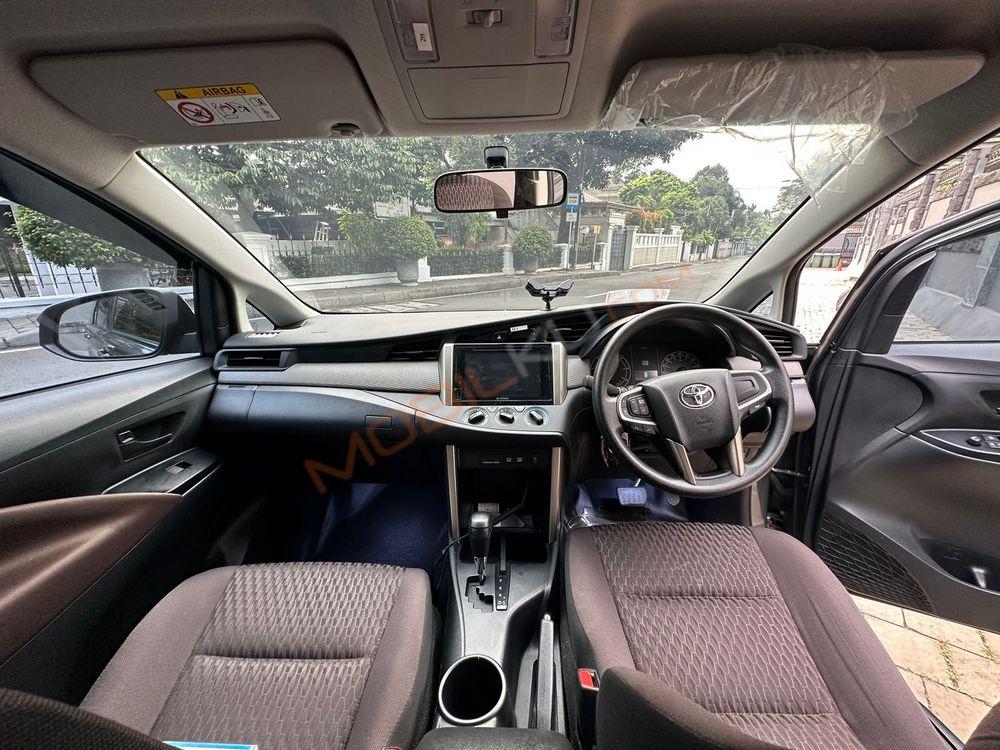 Mobil Toyota Kijang Innova 2021