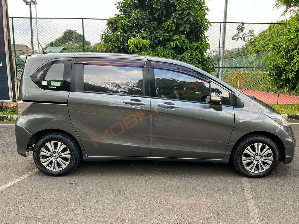 Mobil Honda Freed 2014