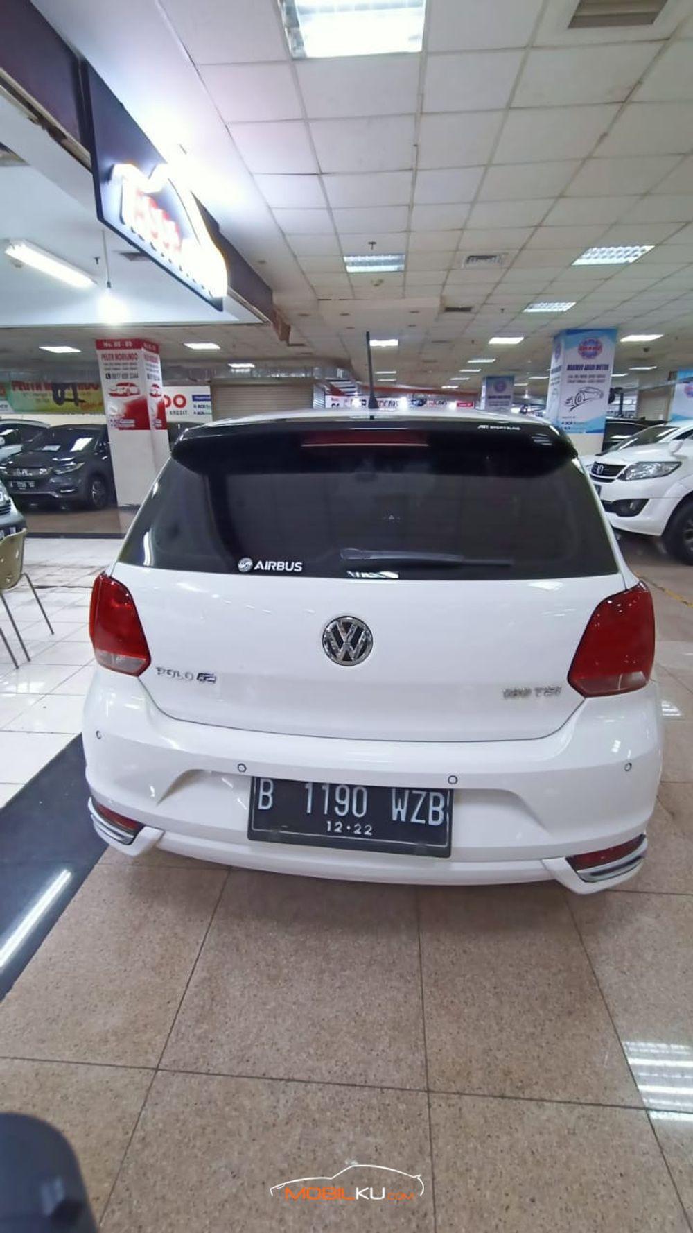 Mobil Volkswagen Polo 2017