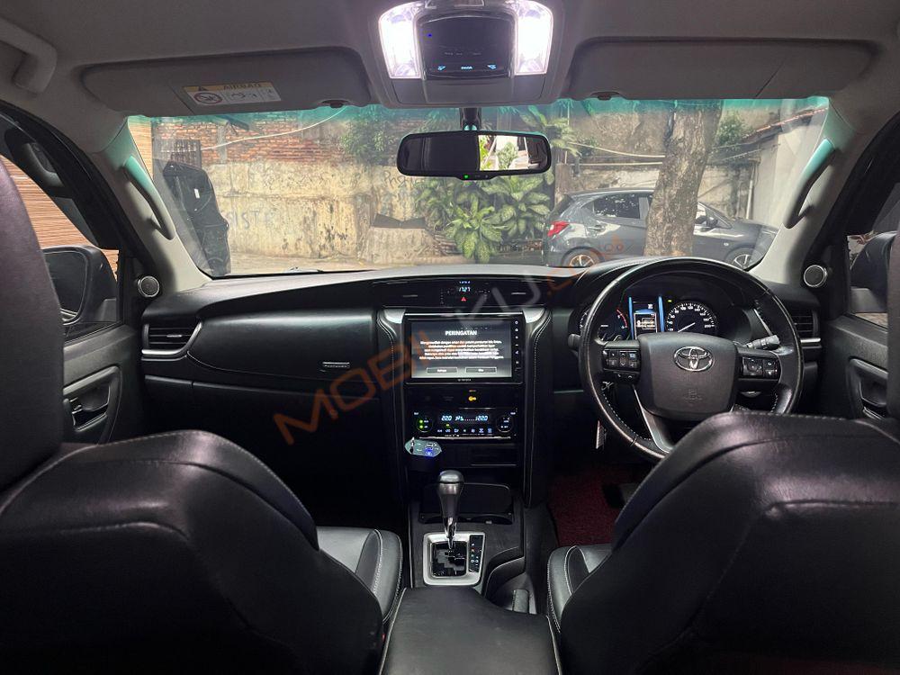 Mobil Toyota Fortuner 2022