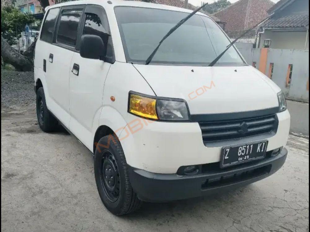 Mobil Suzuki APV 2015