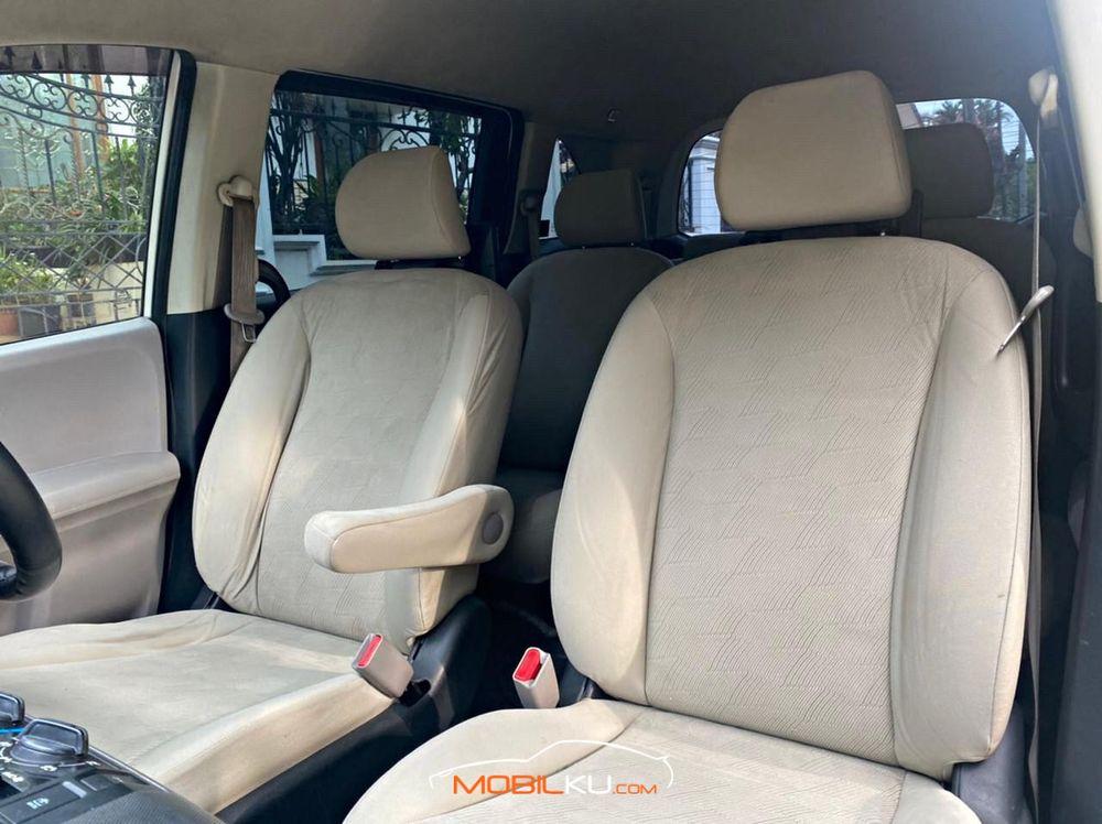 Mobil Honda Freed 2010