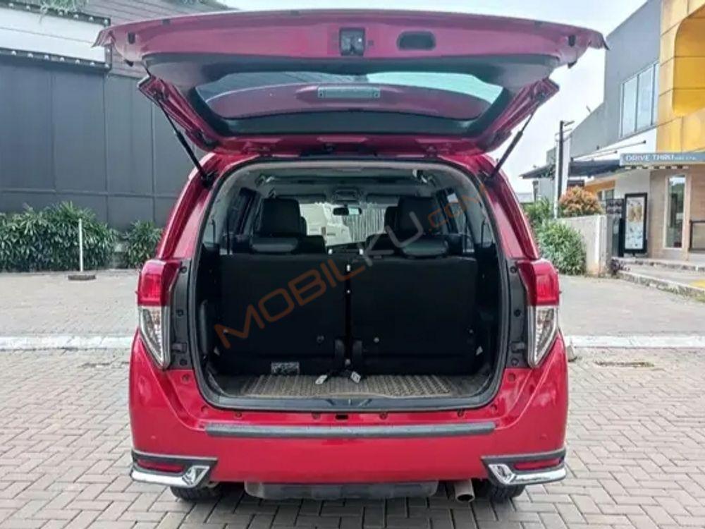 Mobil Toyota Kijang Innova 2017