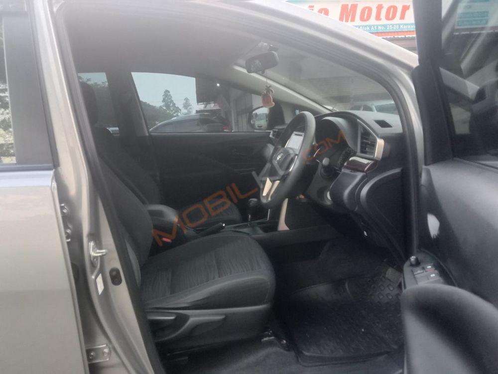 Mobil Toyota Kijang Innova 2021