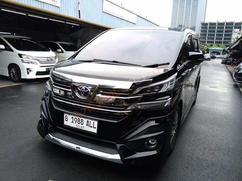 Mobil Toyota Alphard 2009