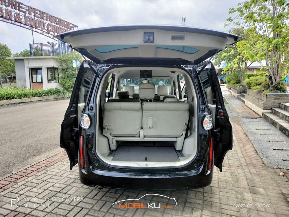 Mobil Mazda Biante 2015