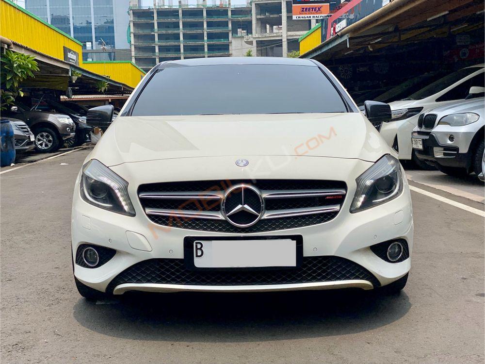 Mobil Mercedes-Benz A-Class 2013