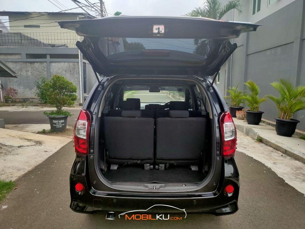 Mobil Toyota Avanza 2016