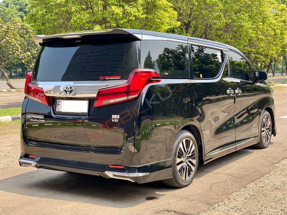 Mobil Toyota Alphard 2023