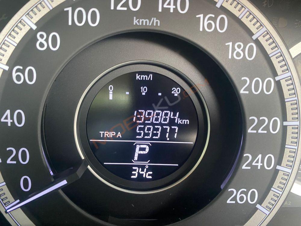 Mobil Honda Accord 2013