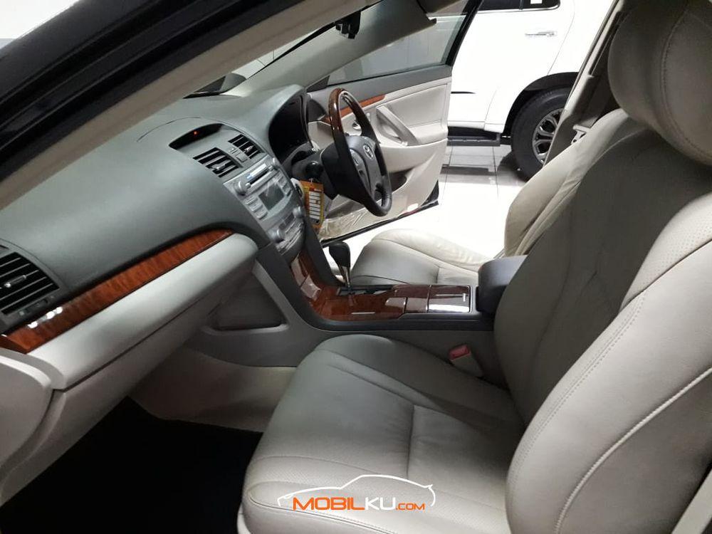 Mobil Toyota Camry 2009