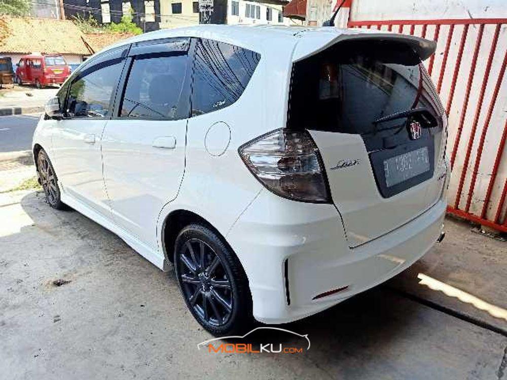 Mobil Honda Jazz 2013
