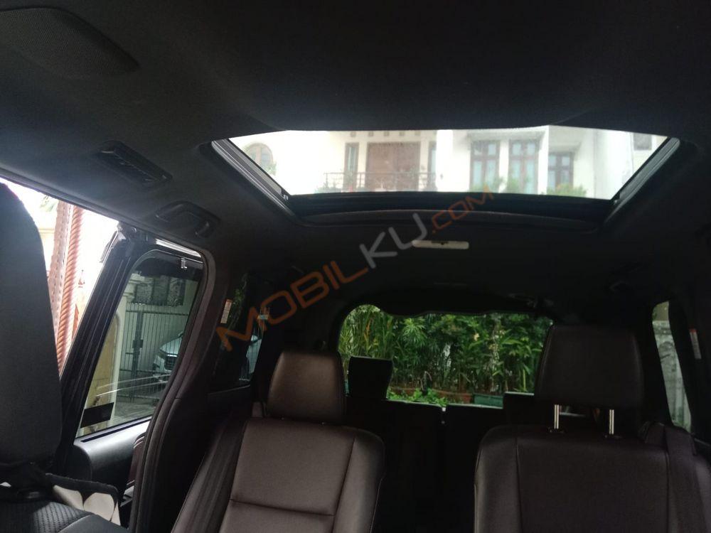 Mobil Toyota Voxy 2018