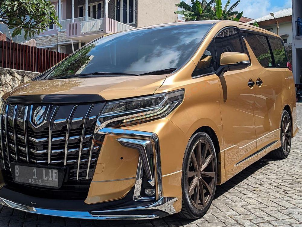 Mobil Toyota Alphard 2020