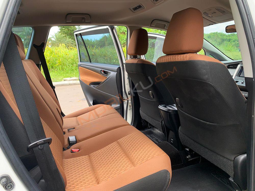 Mobil Toyota Kijang Innova 2020