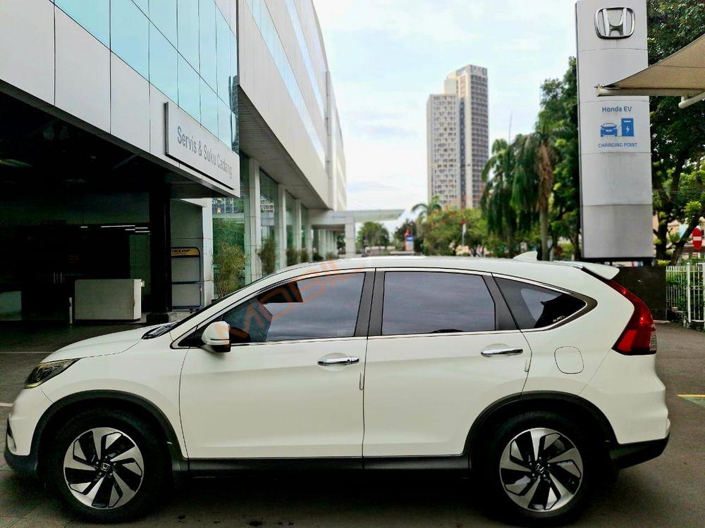 Mobil Honda CR-V 2015