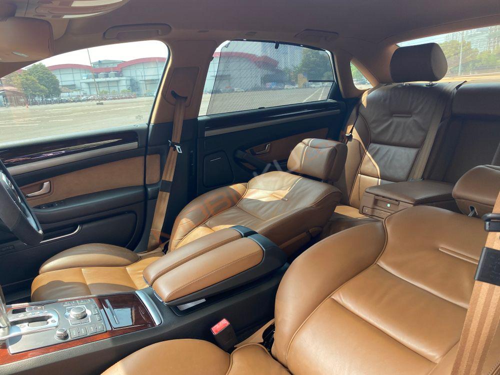 Mobil Audi A8 2009
