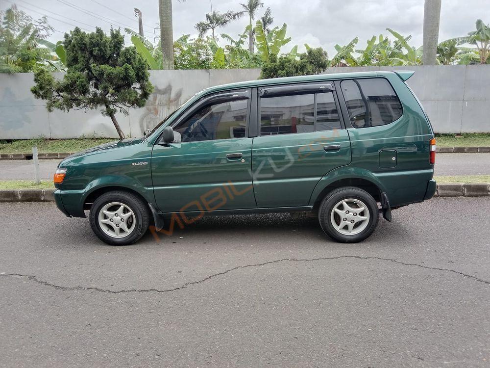 Mobil Toyota Kijang 1997