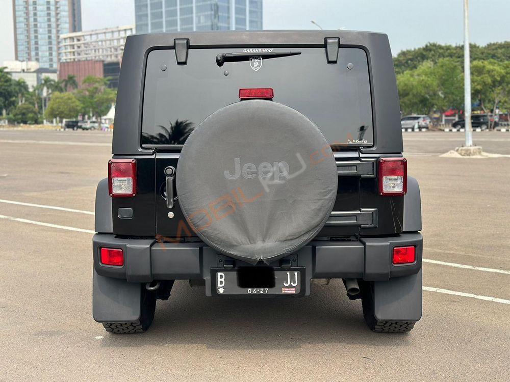 Mobil Jeep Wrangler 2011