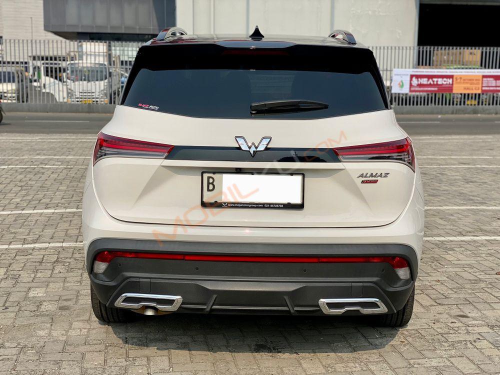 Mobil Wuling Almaz 2022