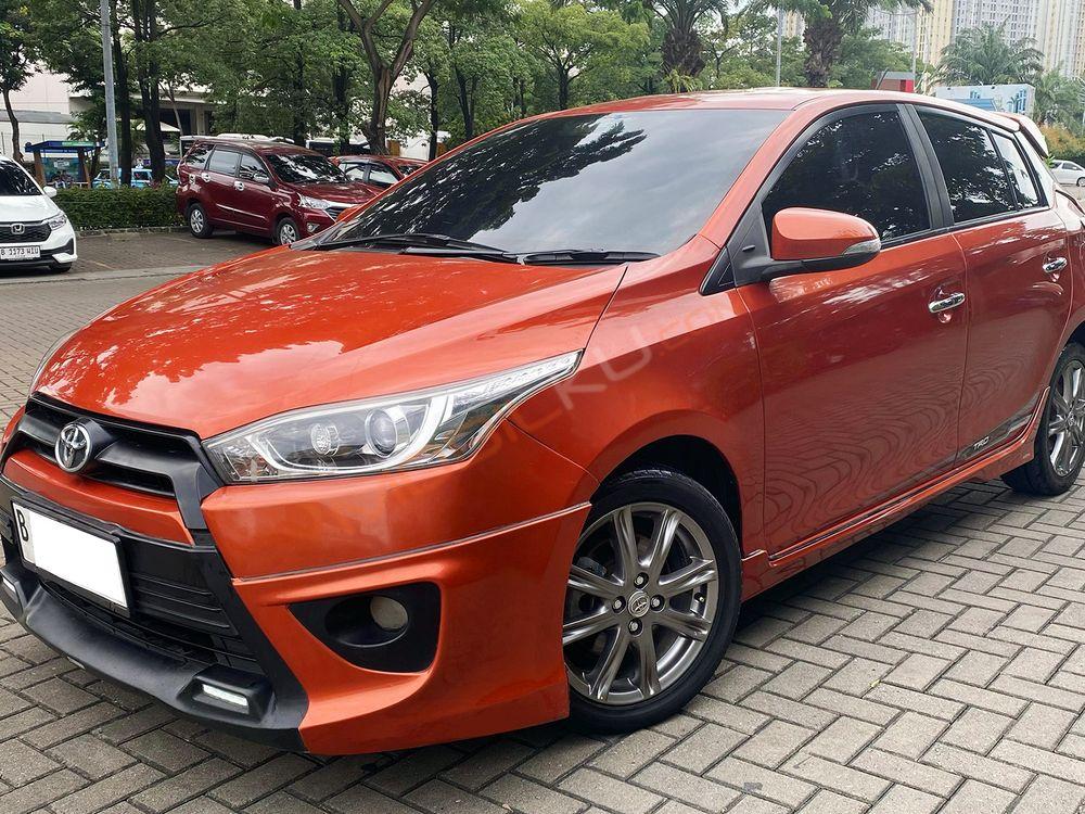 Mobil Toyota Yaris 2014